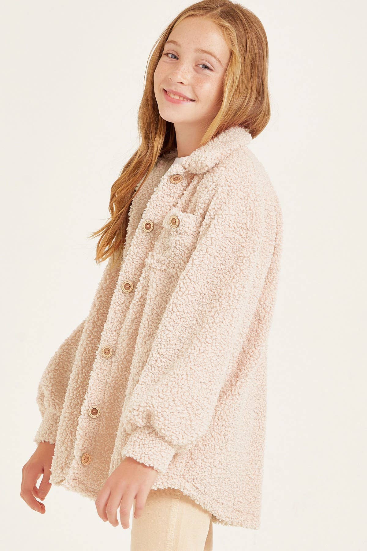 Good Girl – Großhandel Hemdjacke/Shacket – Kinder – Shacket aus einfarbigem Pudel-Strick10