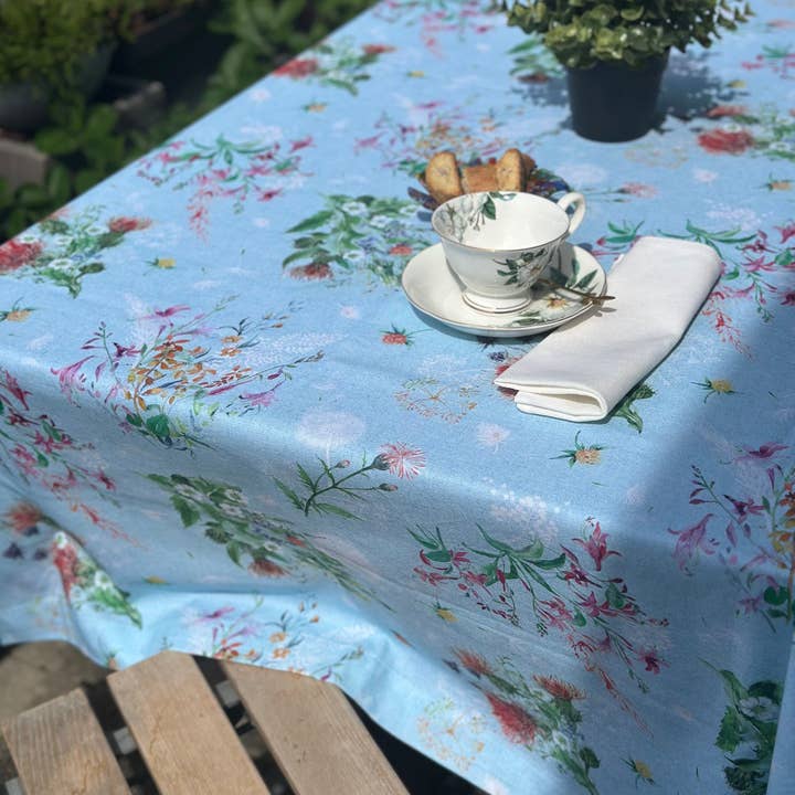 von der Thannen Luxury Bedding - Wholesale Tablecloth - Table linen with floral spring design IV