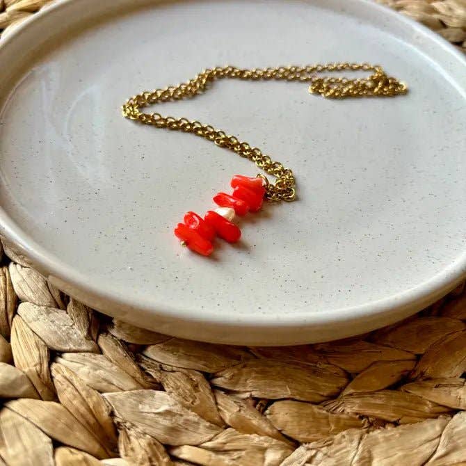 OE! - Venta al por mayor Collares de cuentas/perlas - COSMOPOLITAN - Collar de coral bambú y perlas de río0