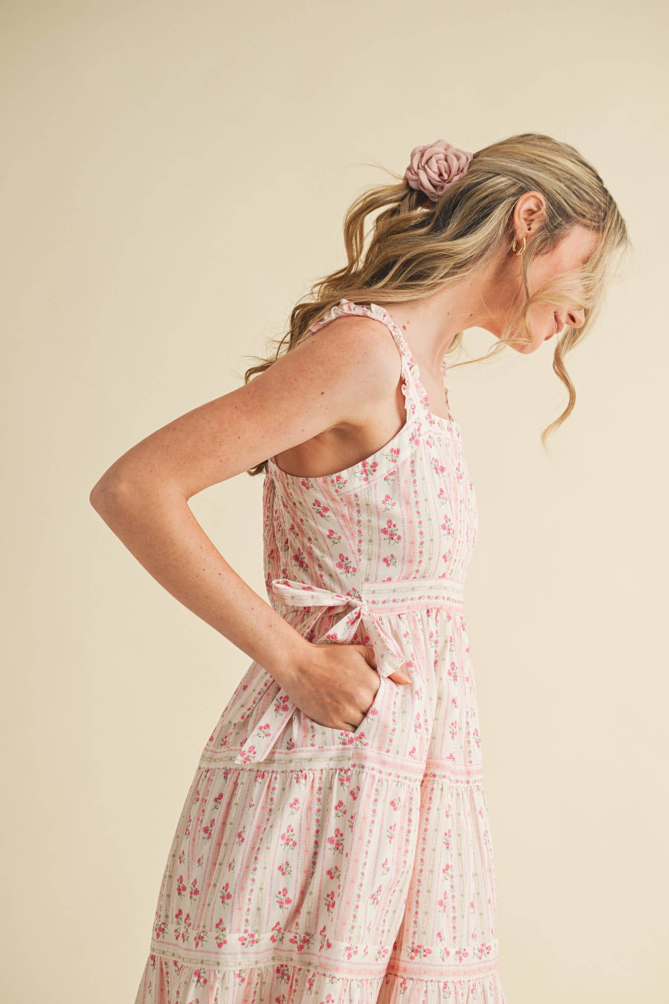 &MERCI - Wholesale Dress - Women's - RUFFLED STRAP FLORAL MIDI DRESS WITH SIDE TYING BOWS MDR35868