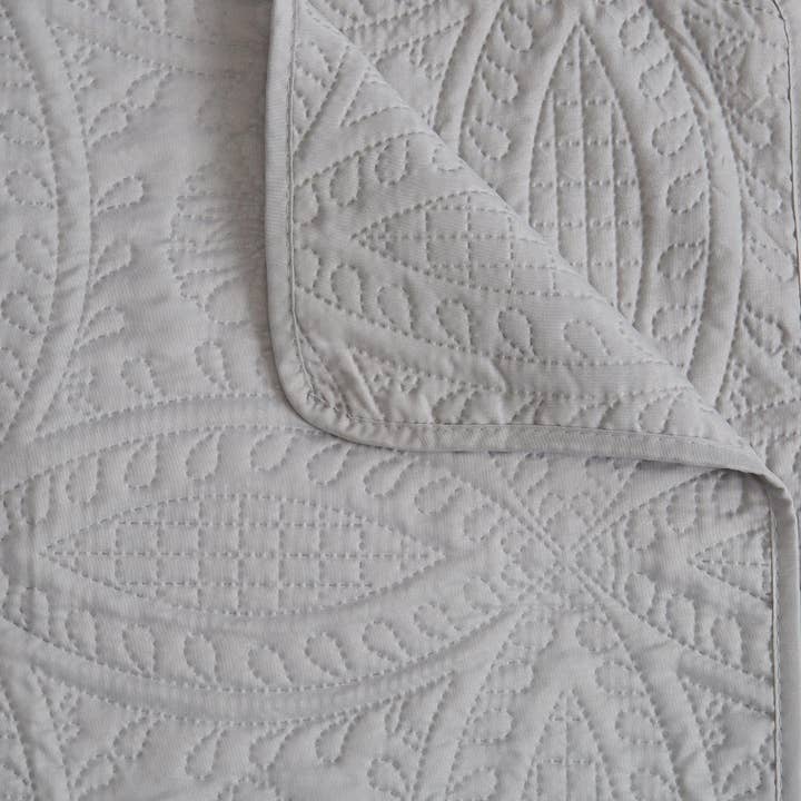 BH Collective - Wholesale Bedding Set - Oversized Quilt & Sham Set - Medallion Stitch - Clara23