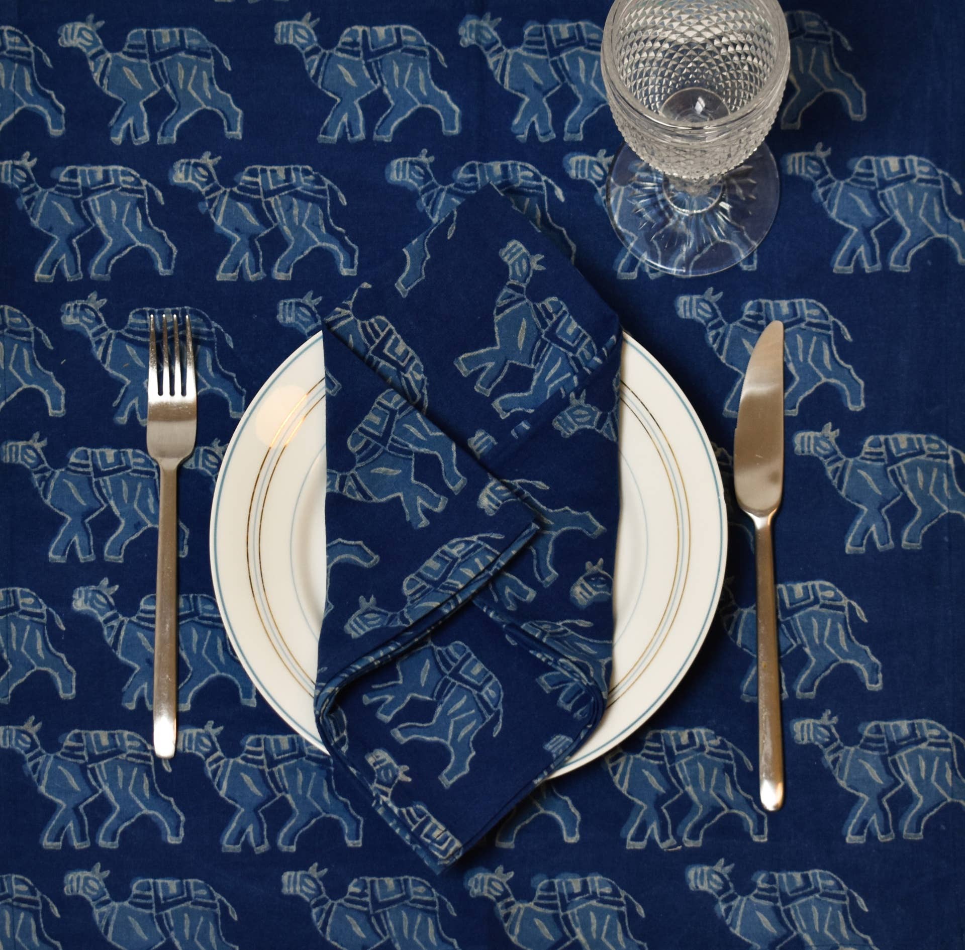 "The Treasure Hunter" Store - Wholesale Dinner & Cloth Napkin - Set Toalha De Mesa E Guardanapos | Indigo Camelos
