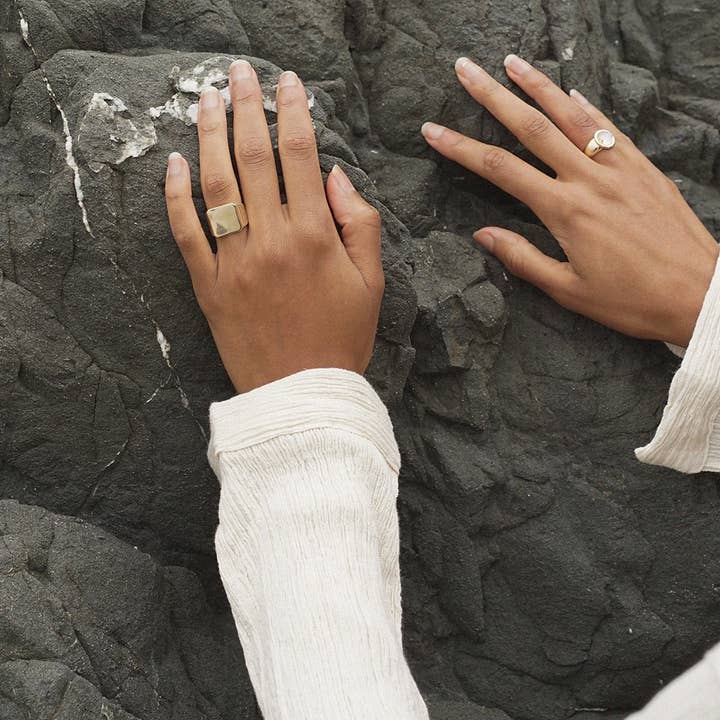 I Like It Here Club - Wholesale Signet ring - Watch Signet Ring3