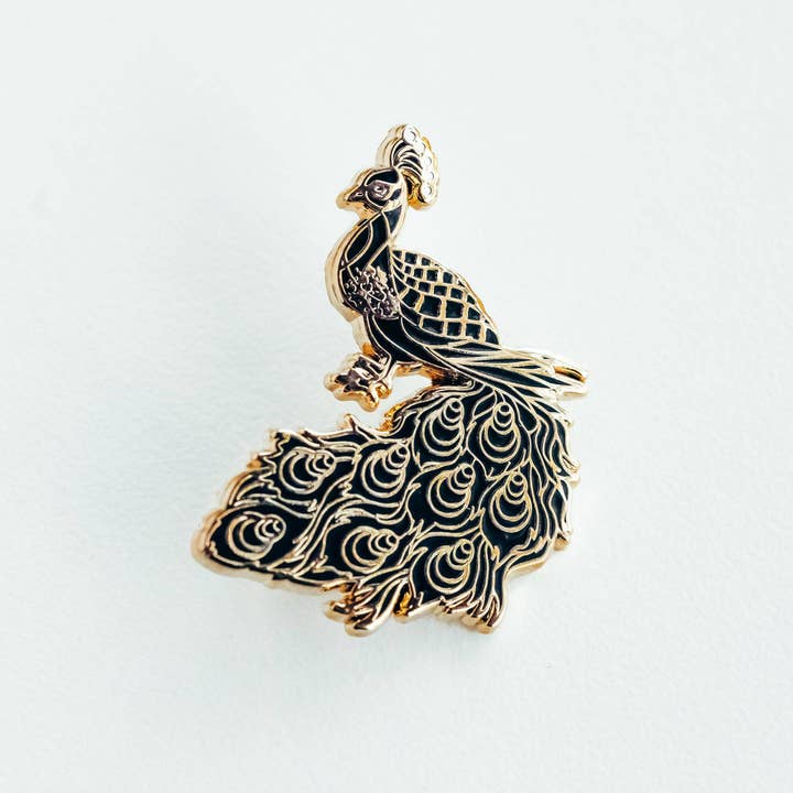 Épingles en émail Peacock - Quatre choix pour la vente par Dream Maker Pins