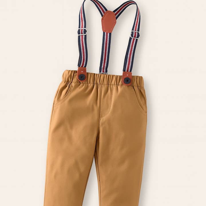 Pantalon chino classique à bretelles en coton Caramel pour garçon pour la vente par Fennco Styles