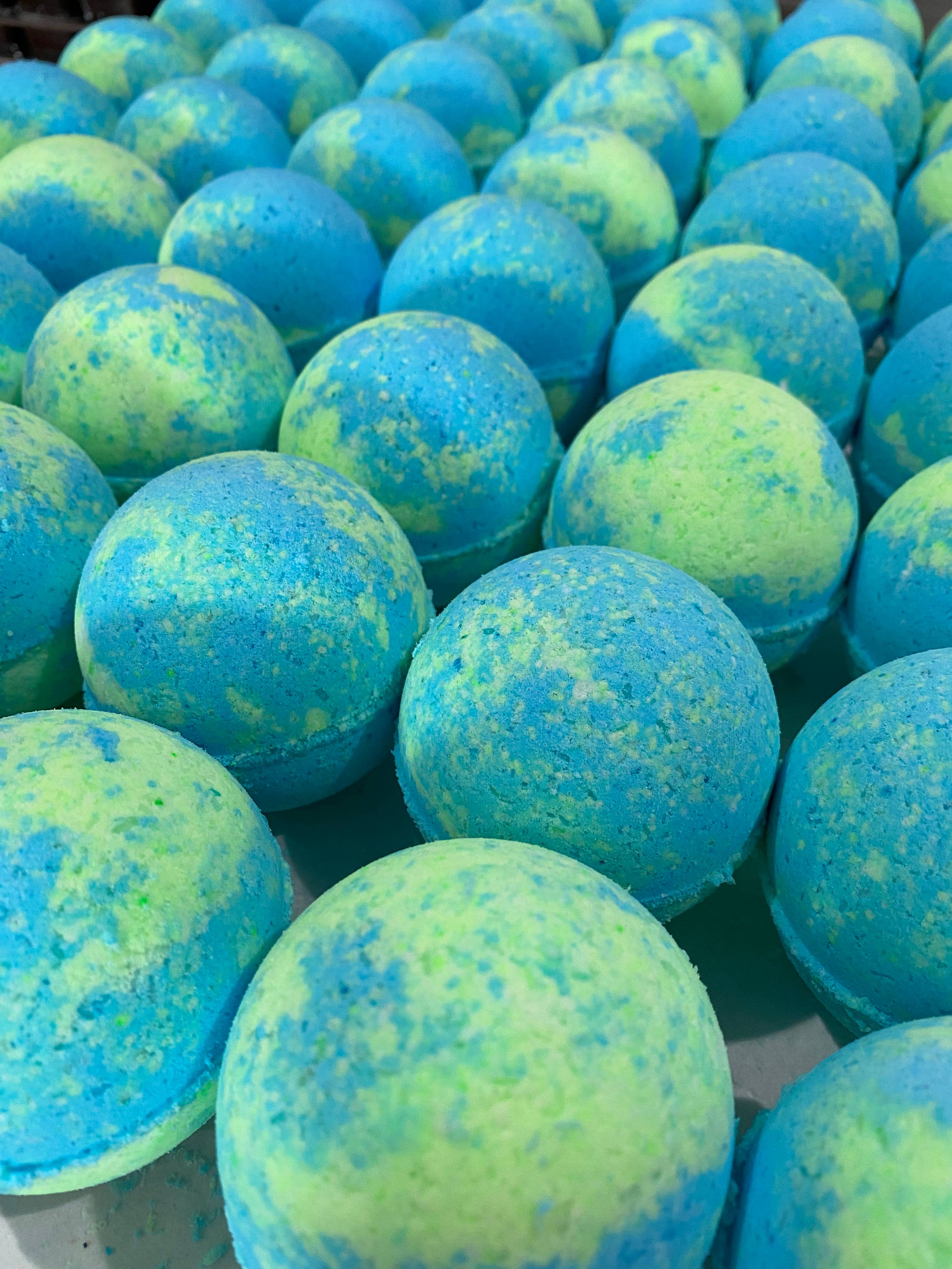 Yours Truly Bath Co - Wholesale Bath Bomb/Fizz - Alien Invasion Toy Bath Bomb2