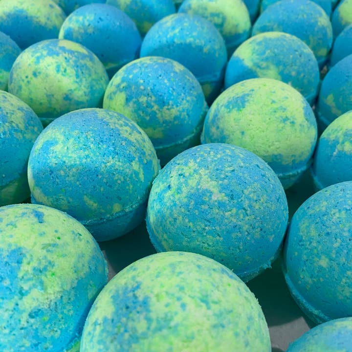 Yours Truly Bath Co - Wholesale Bath Bomb/Fizz - Alien Invasion Toy Bath Bomb2