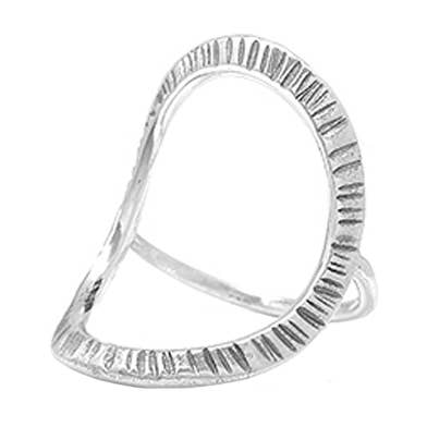 Bague ovale ouverte en argent sterling texturé pour la vente par SITA