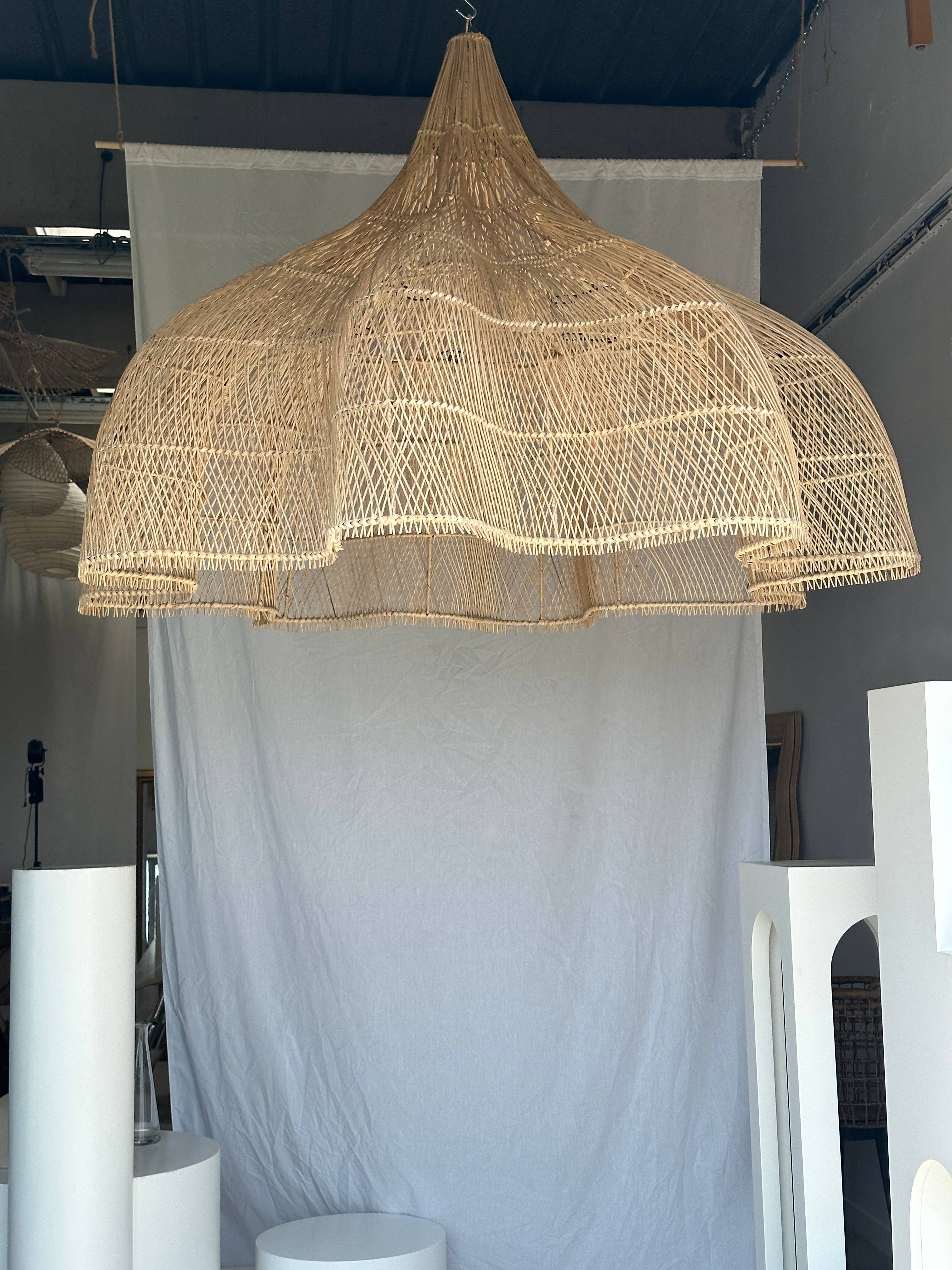 Office Objets - Wholesale Chandelier/Hanging Light - Immense rattan suspension in the shape of a flower, tulip, corolla H:1m; D:1m5029