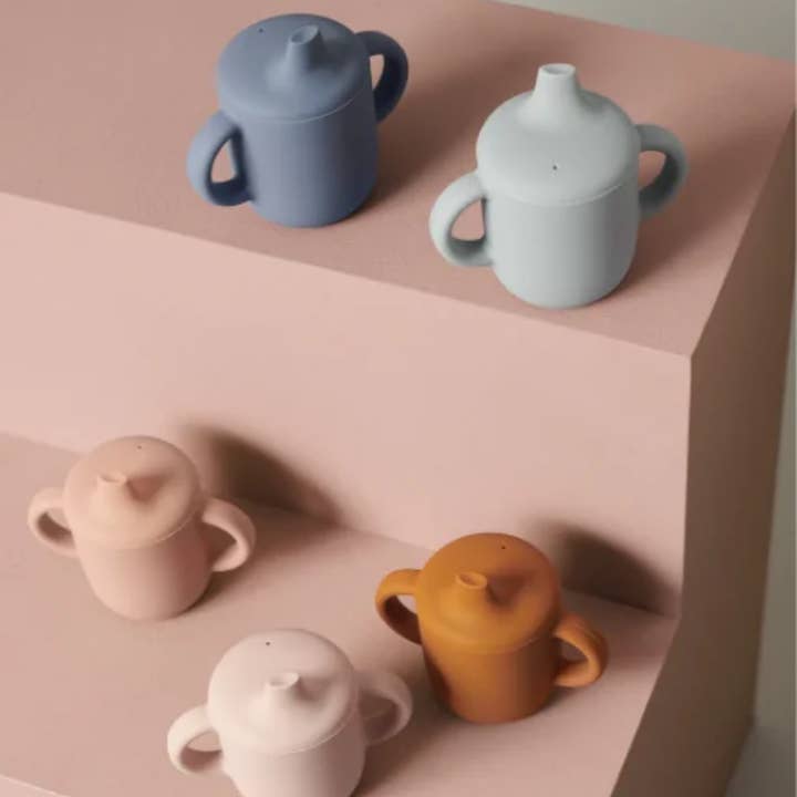 Silicone sipping cup for wholesale by Tiipi