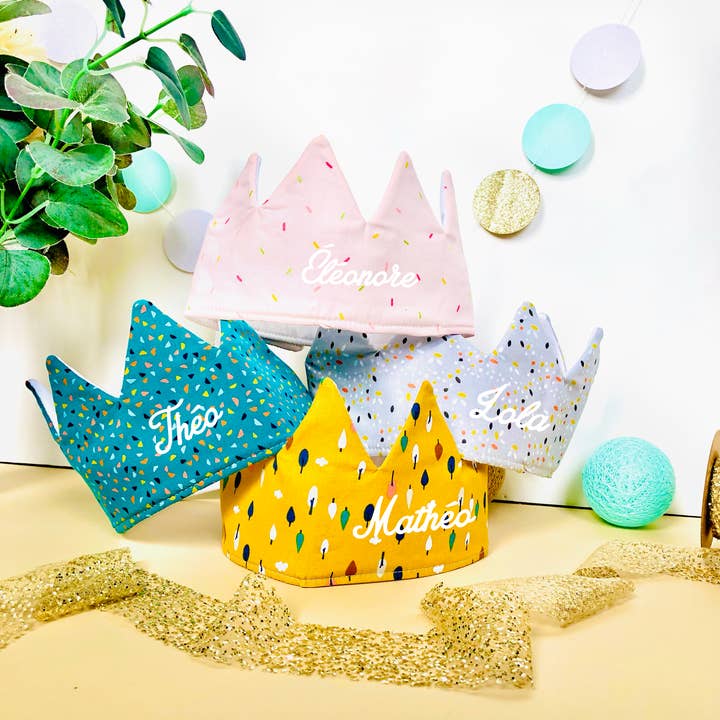 Fabric wreath for children's costumes and birthdays for wholesale by Hocus Pocus Happy