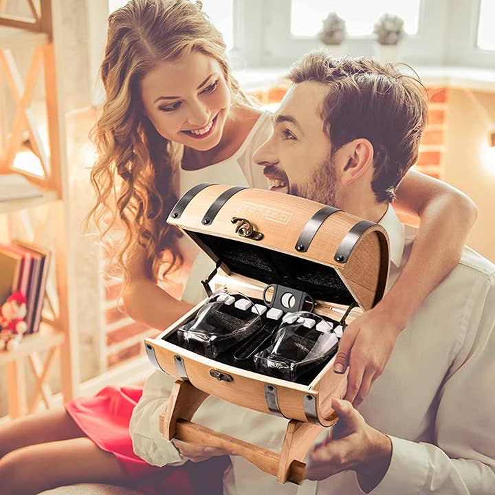 Bezrat – Engroshandel Cocktail-/likørglas – Whisky briller og tilbehør i whisky tønde gaveæske4