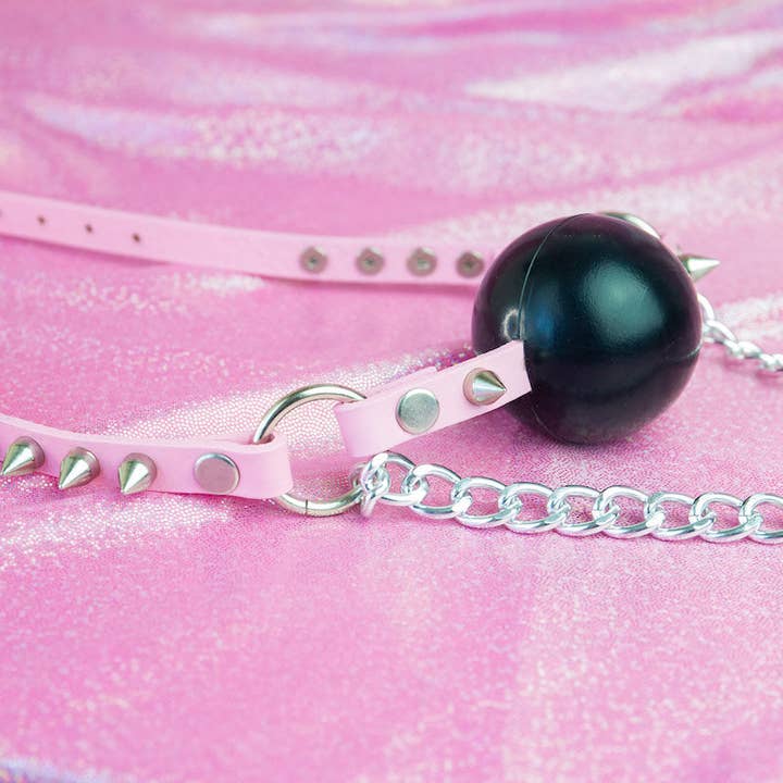 Spiked Ball Gag Harnas voor wholesale door Kynx by Brynx LLC