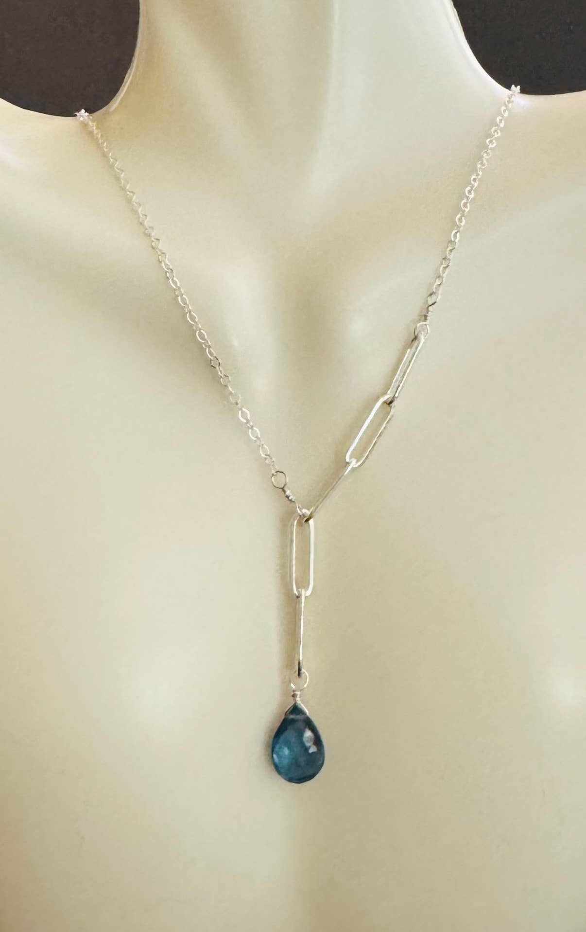 Judy Brandon Jewelry - Vendita all'ingrosso Collana con ciondolo/pendaglio - Collana in sterling asimmetrica Paperclip 0