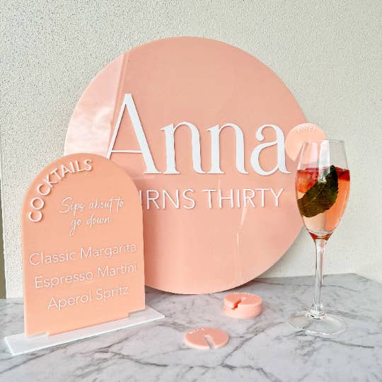 Panneau d'anniversaire | Ensemble de panneaux en acrylique | Signalisation événementielle | Peach pour la vente par Lavender Co Creative