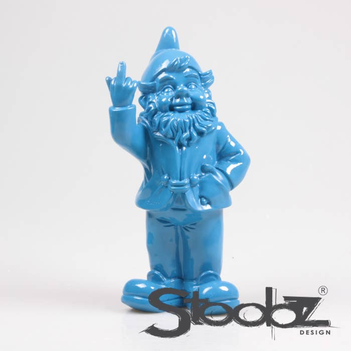 Imhof & Stevens BV – wholesale Dekorativ statyett – Stoobz Design Leprechaun mini med långfinger 6x4x10 cm4