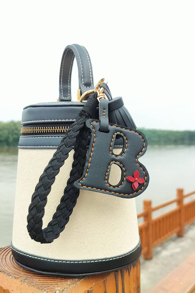 UNISHE – wholesale Keychain – Women's – PU Leather Letter Tassle Keychain GZJM0311