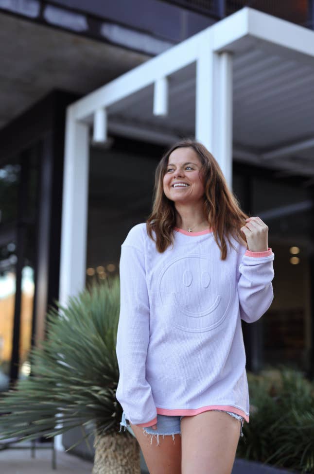 Jadelynn Brooke – Großhandel Sweatshirt – Damen – Geprägtes Sweatshirt "Happy Days Ahead" (Flieder/Koralle)