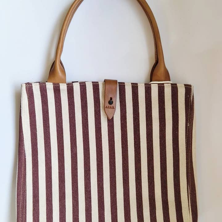 Safari Line tote bag for wholesale by Dana Esteline