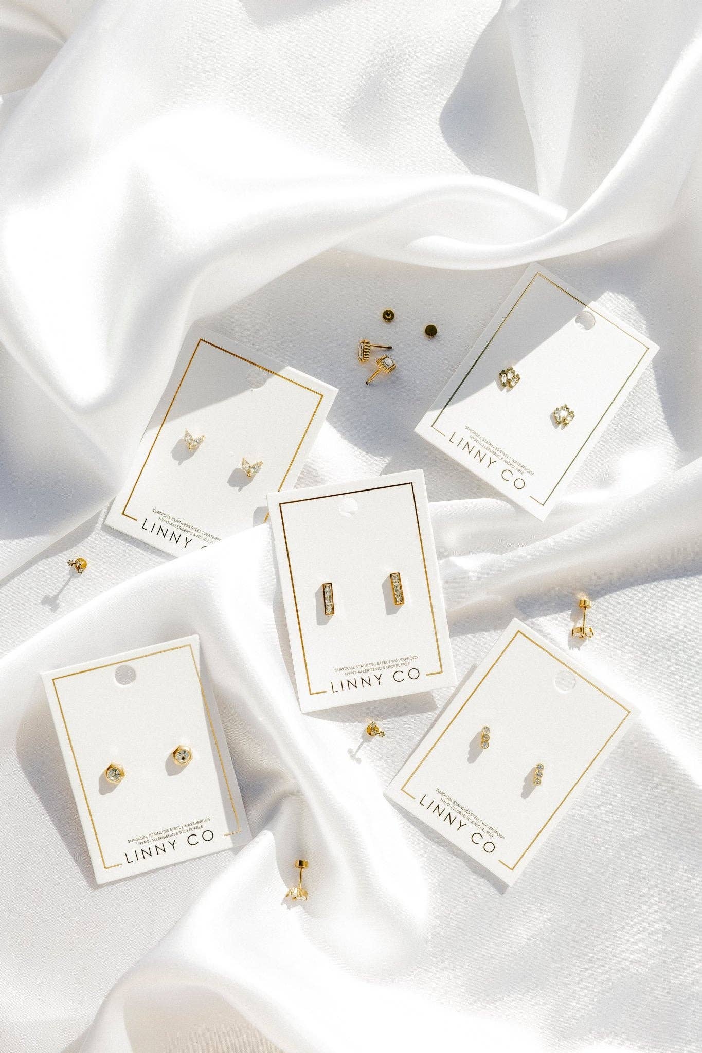 LINNY CO - Wholesale Stud/Post Earrings - Screwback Stud Earrings - Demi Gold3