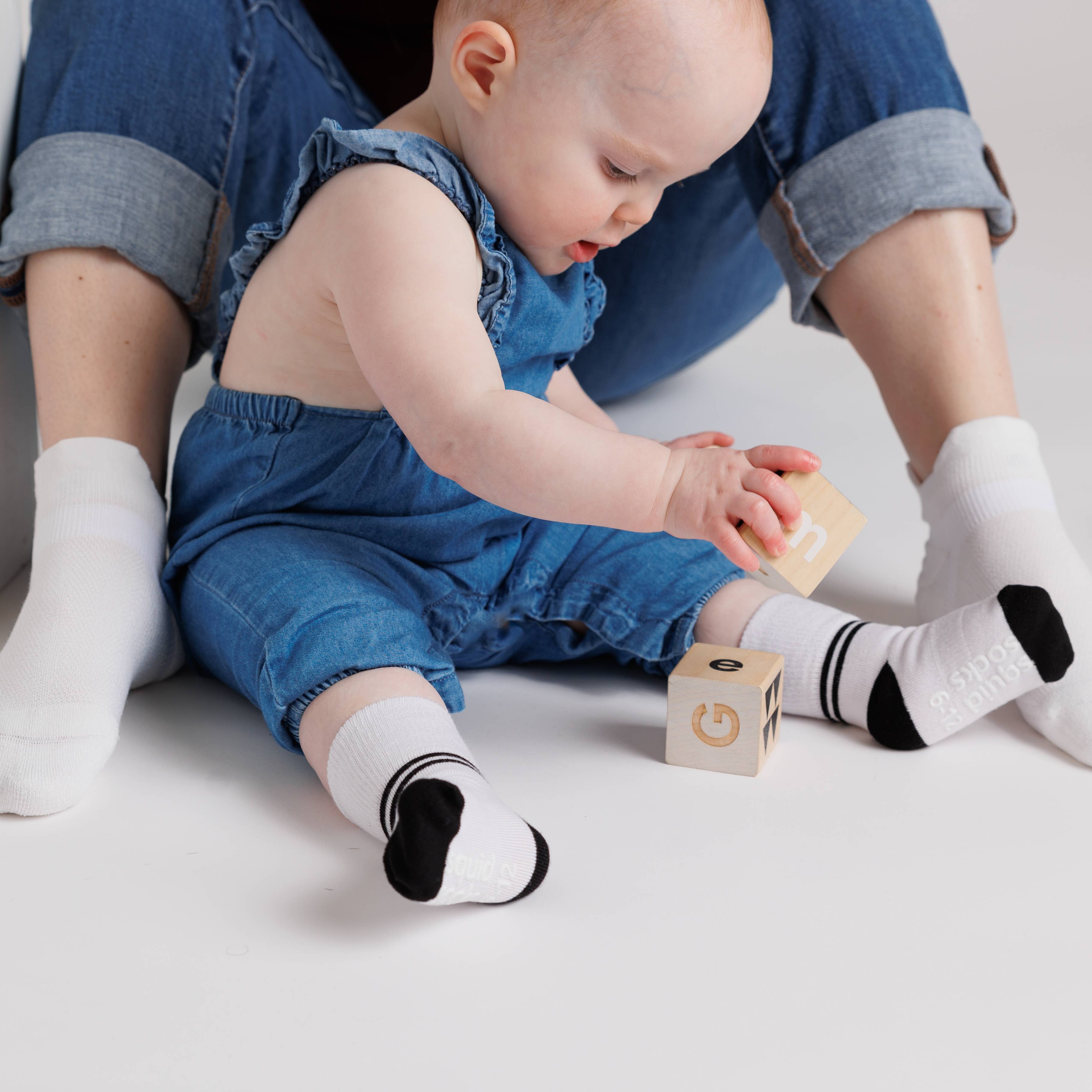 squid socks - Wholesale Socks - Kids & Baby - City - Non-Slip Baby Socks - Black, Grey, White with Stripes3