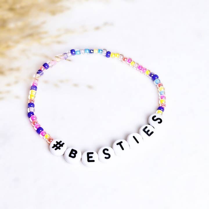 Letterarmband #Besties voor wholesale door Ibiza Boutique