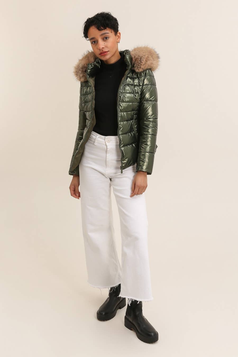 Attrait Paris - Wholesale Jacket - Women's - Metallic short puffer jacket with faux fur hood32