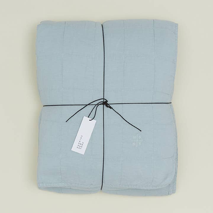 COUETTE EN LIN SIMPLE - CIEL pour la vente par Hawkins New York