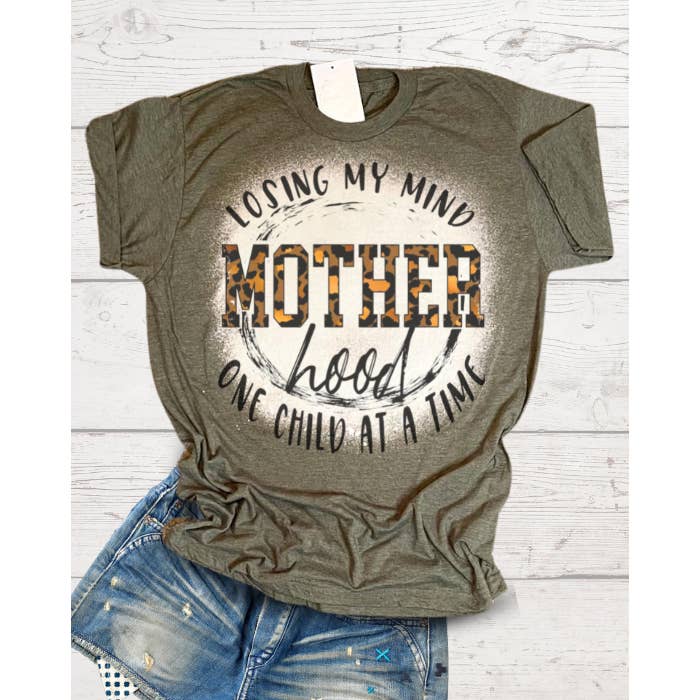 Mor Hood Tee for engroshandel hos Rebelle Tree Boutique