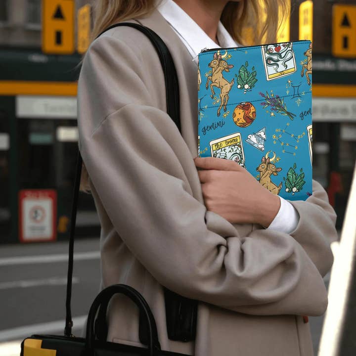 OhhhSoPeachy – Großhandel Buchumschlag – Gemini nahtloses Muster bedruckter Stoff benutzerdefinierter Buchumschlag Buchschutzhülle mit Reißverschluss und Fronttasche2