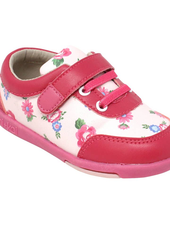 Kimi+ Kai Girl's „Kloe” sneakers met bloemenprint (First Walker & Peuter) voor wholesale door Kimi and Kai