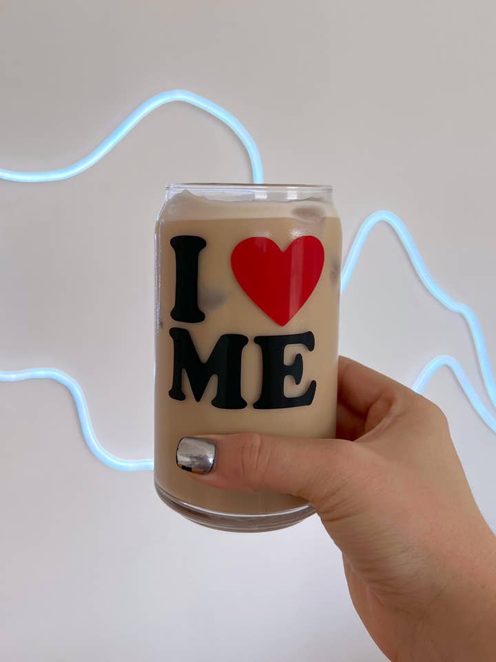 I love me | Bicchiere da caffè moderno per San Valentino per la vendita all'ingrosso da parte di Electric Feels Company