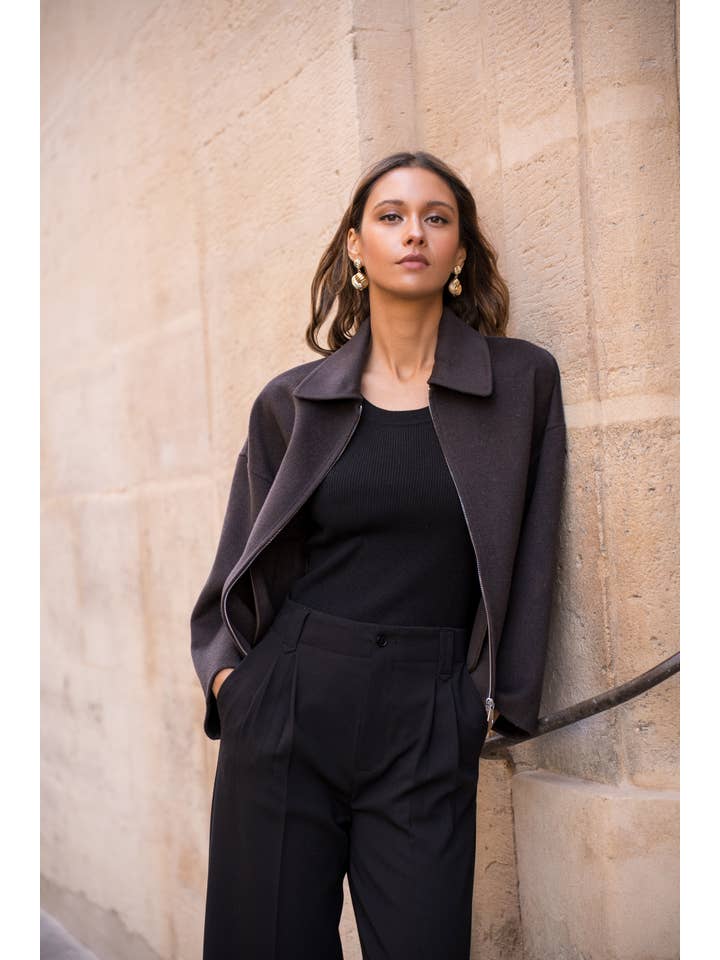 Attentif Paris - Wholesale Coat - Women's - Hand-sewn short coat in blended wool with zip closure27