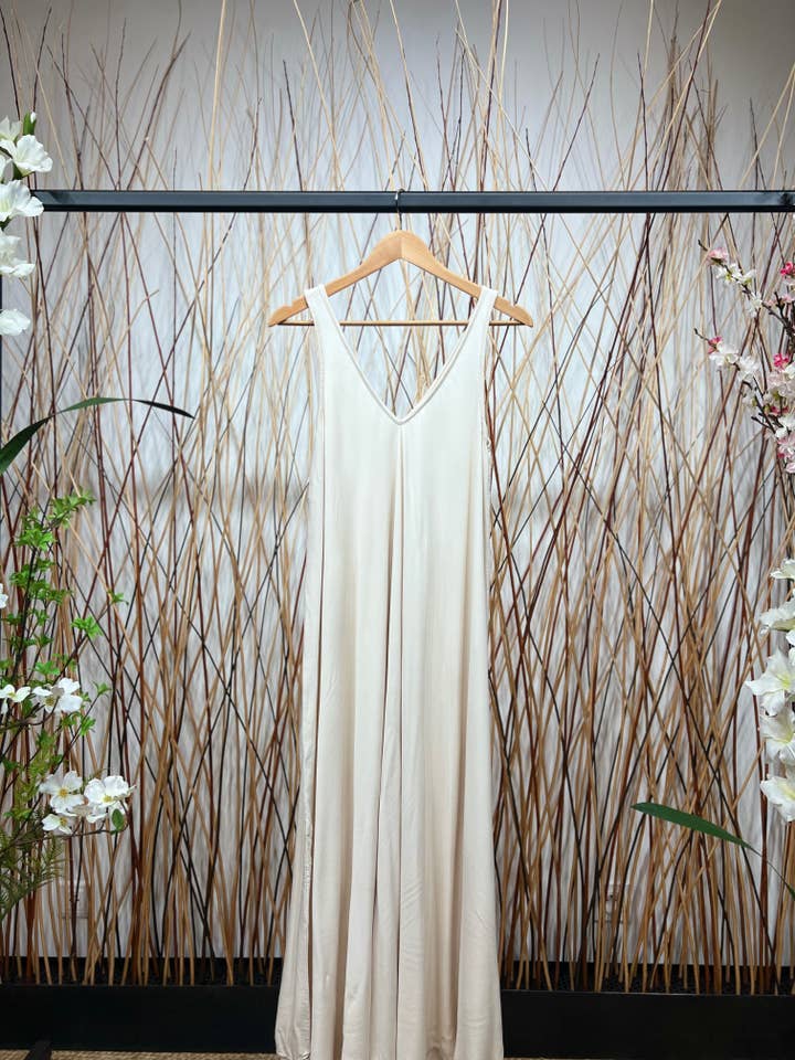 L'Emotion - Wholesale Dress - Women's - V Neck Wide Strap Maxi Simple Dress