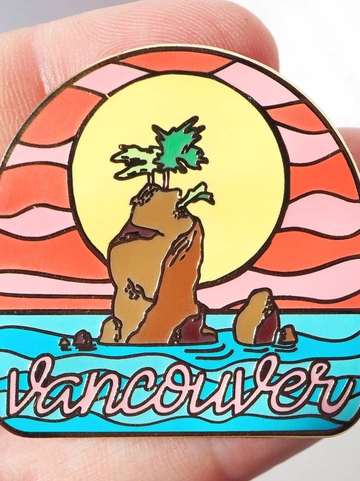 Vancouver Siwash Rock - Épinglette pour la vente par LanaBetty