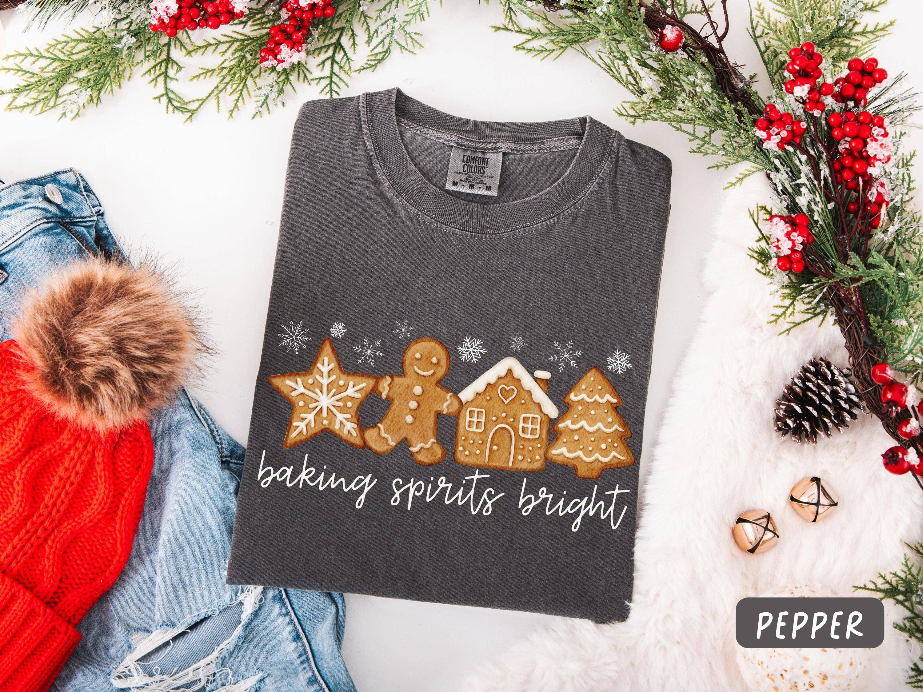 Glaime – T-shirt gráfica - Mulher por atacado – Camisola de Natal Comfort Colors Gingerbread Cookie, Pastelaria1