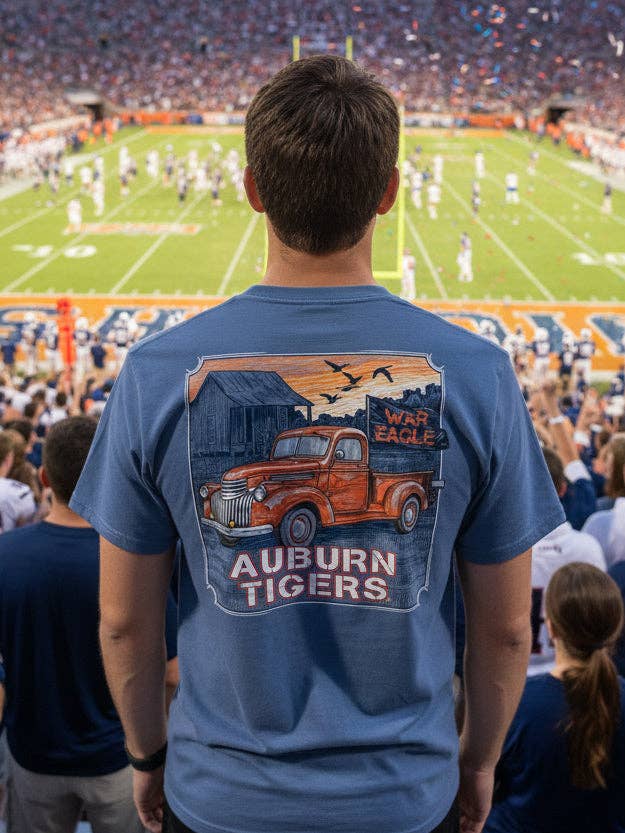 Camion Auburn pour la vente par Speckle Bellies Clothing Company