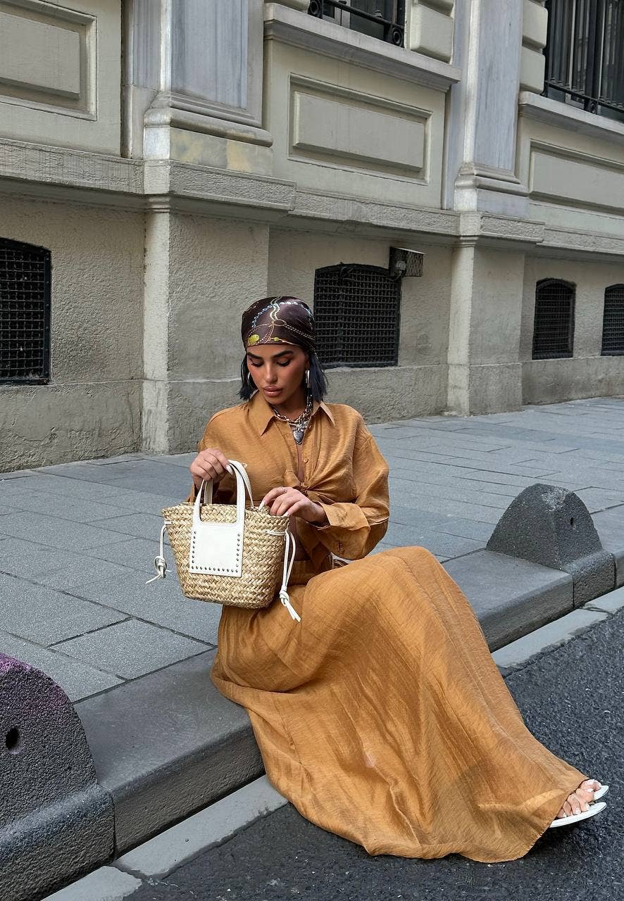 Design company-Fatma Balkir - Vendita all'ingrosso Completo top e gonna - Donna - Set di gonna maxi in raso con cintura in vita e camicia a maniche lunghe2