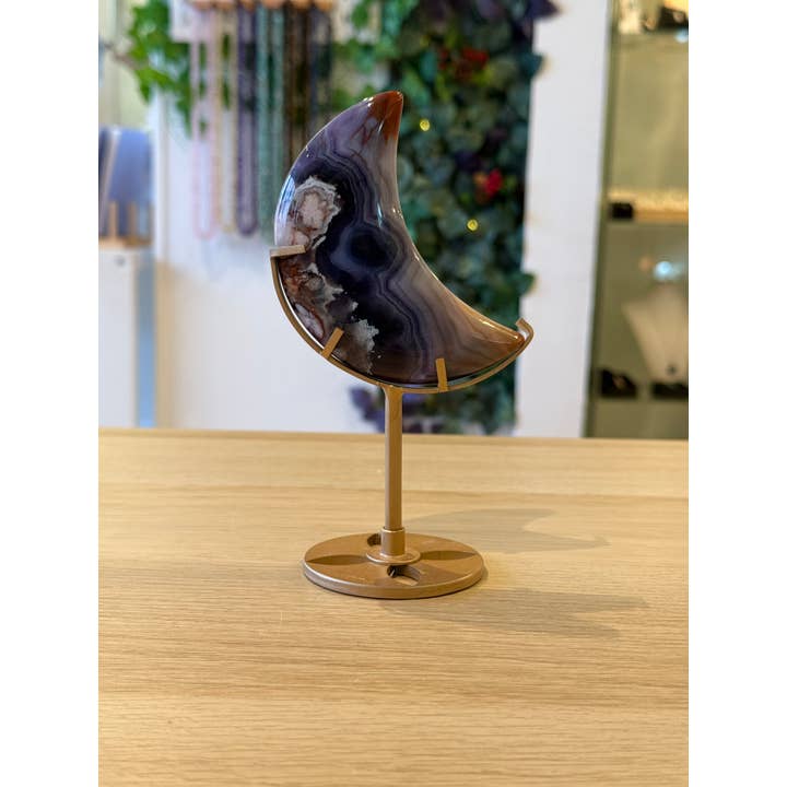 Blauwe Bloem Agaat Maan op Standaard - 216g - 15,5cm x 8,5cm voor wholesale door Crystal Cove Minerals