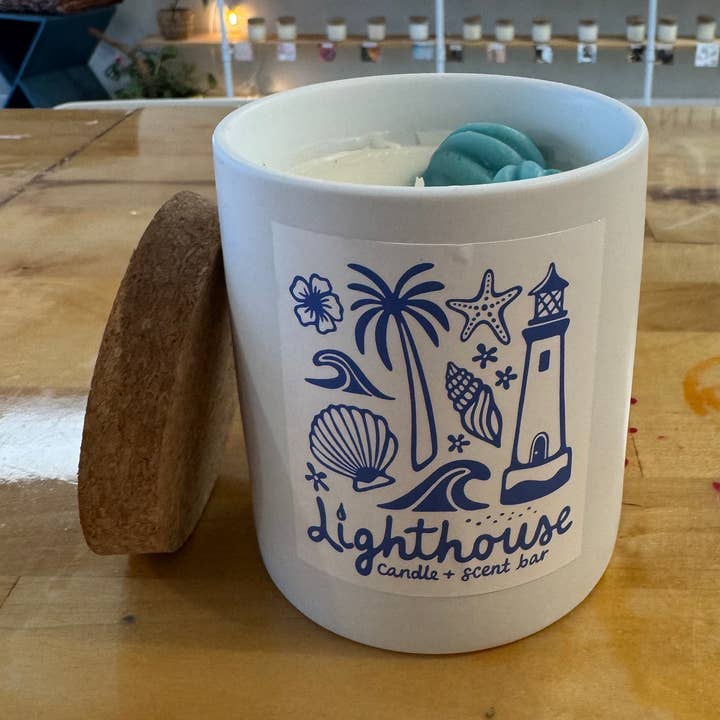 Weiße Kerze aus Keramik, 12 oz, mit Deckel für den Großhandel von Lighthouse Candle & Scent Bar