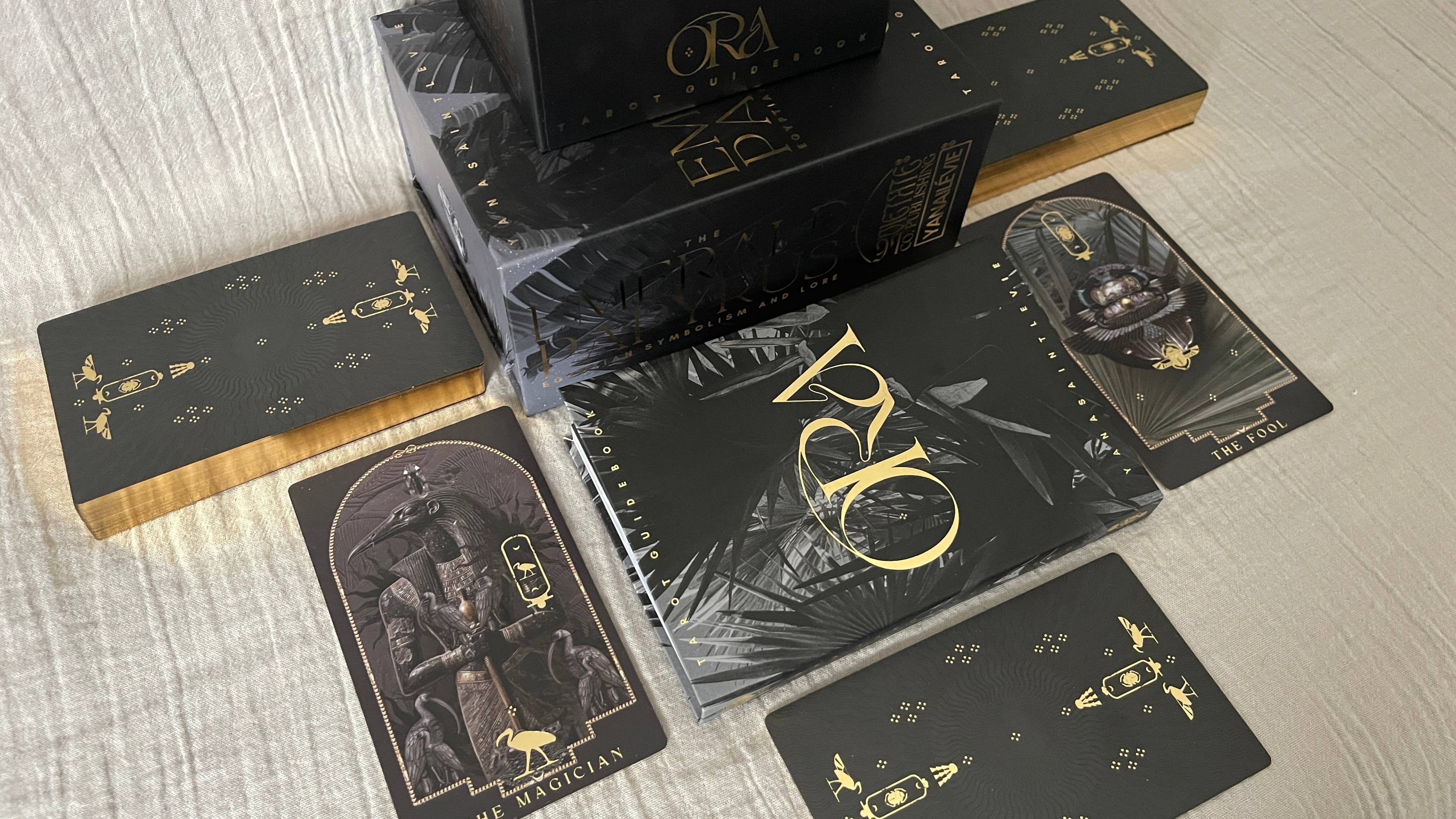 LevietateCo - Vente Cartes de tarot - Le Tarot Émeraude Papyrus | Symbolisme égyptien et traditions2