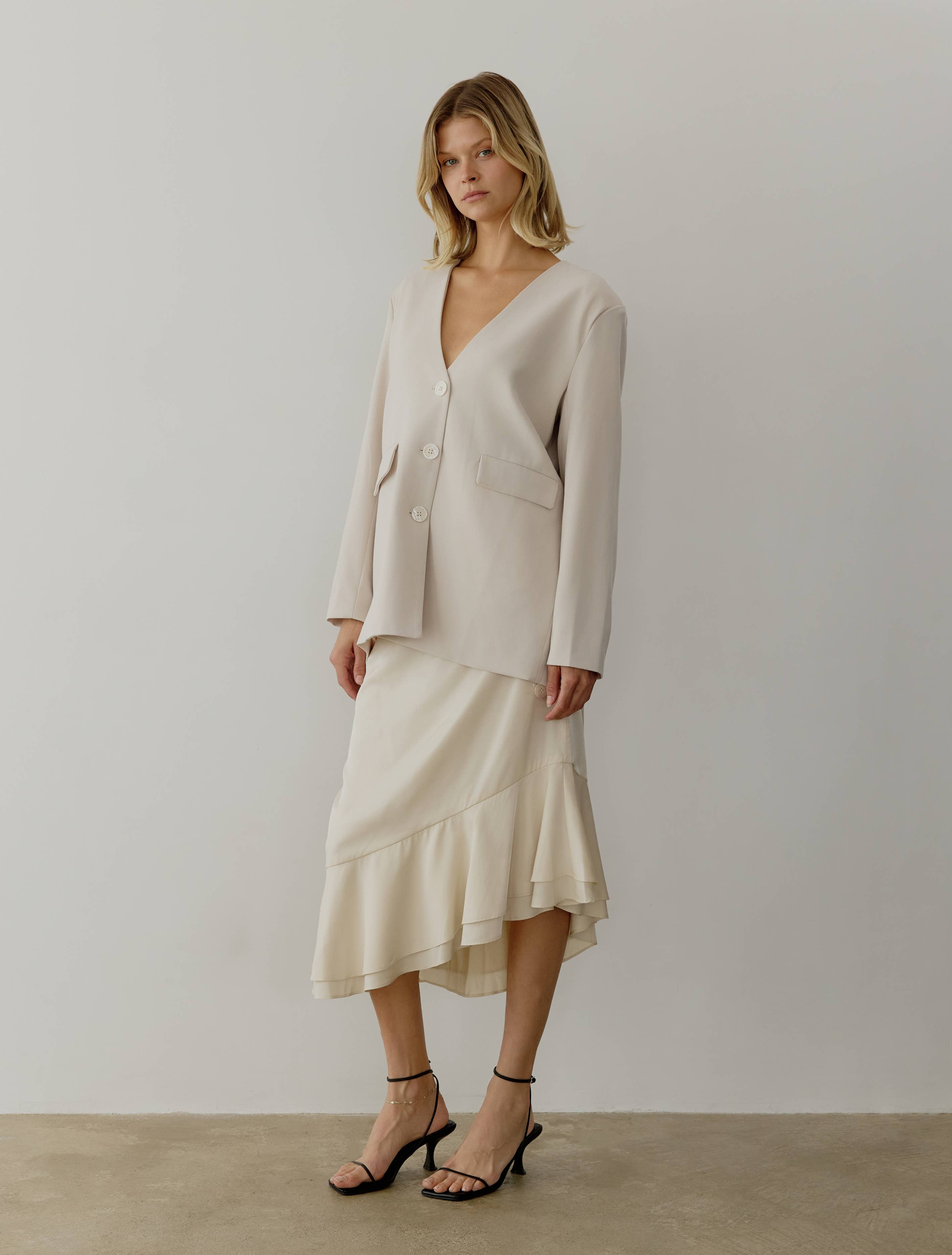 All Row - Wholesale Blazer - Women's - The Eleanor Blazer | Deep V-Neck Oversized Blazer13