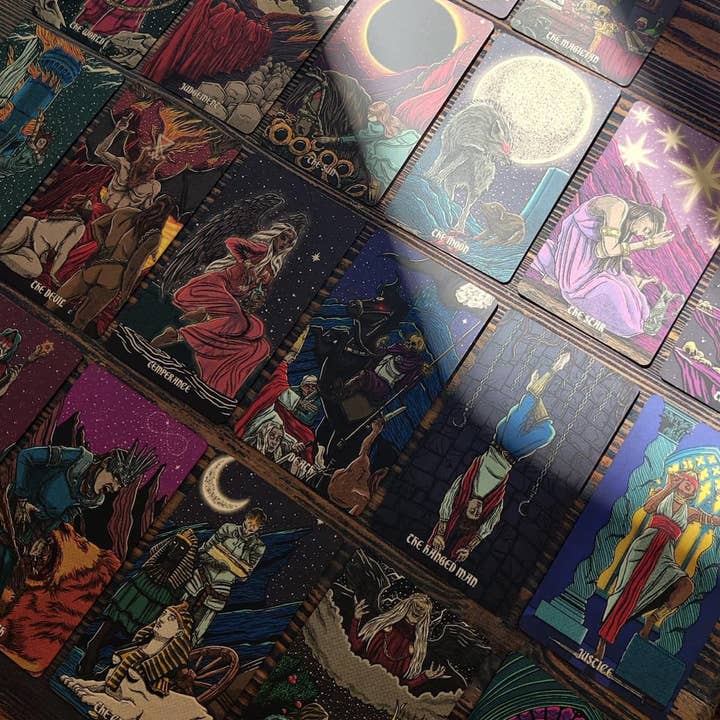 LA MUCI DESIGN - Wholesale Tarot Cards - Dark Reflections Tarot – Shadow Work & Self-Discovery Deck7