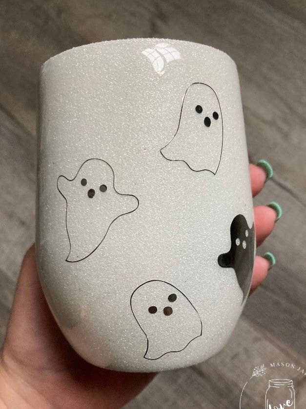 Gobelet à vin Ghost à paillettes blanches - Gobelet d'Halloween pour la vente par Mason Jar Mayhem