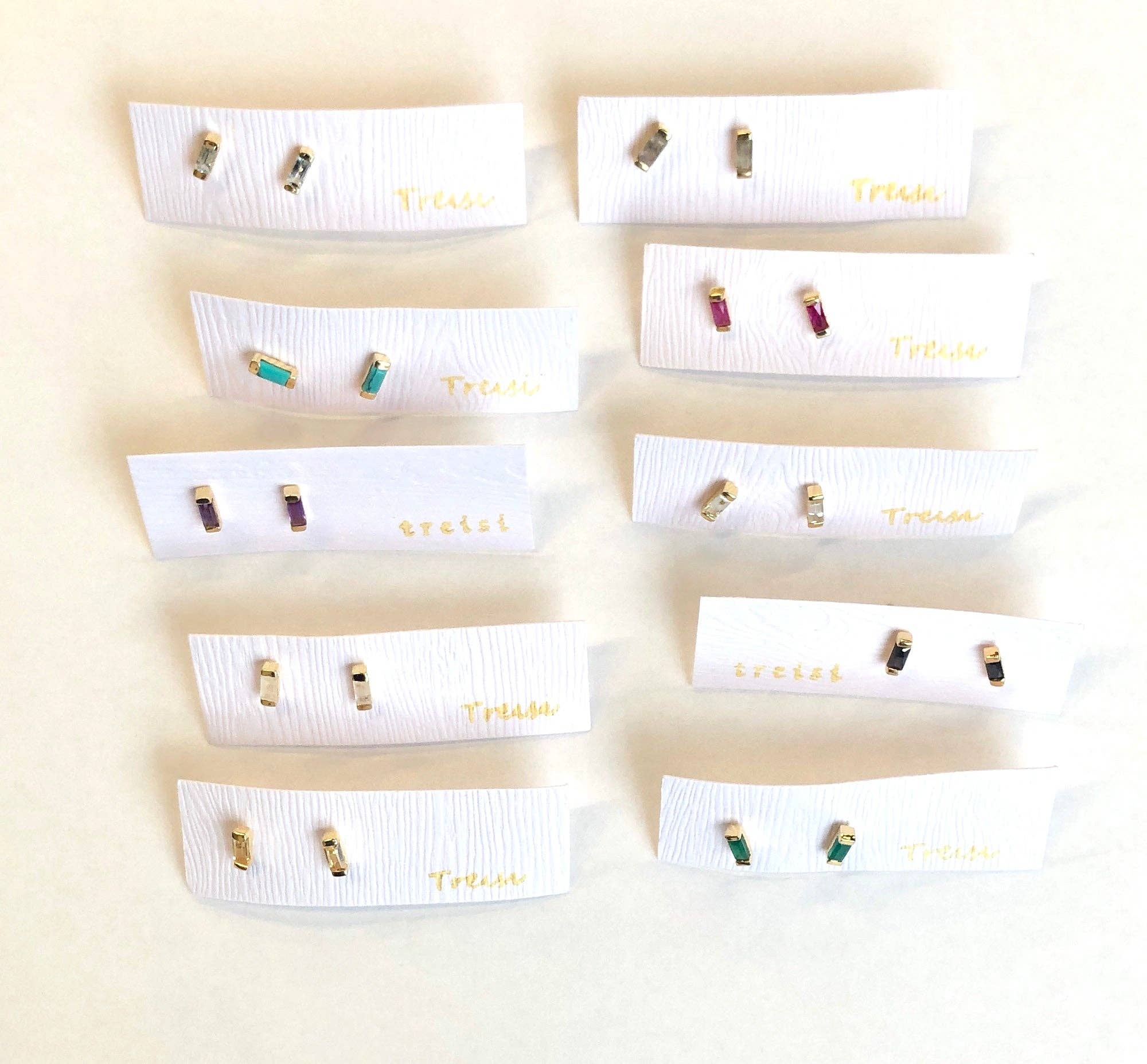 Treisi - Wholesale Stud/Post Earrings - Gold baguette stud earrings2