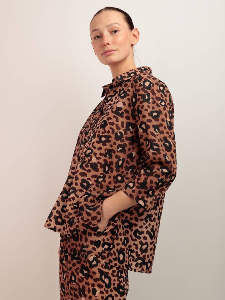 ANIMAL-PRINT-LEINENHEMD für den Großhandel von Chill&Buy Studio