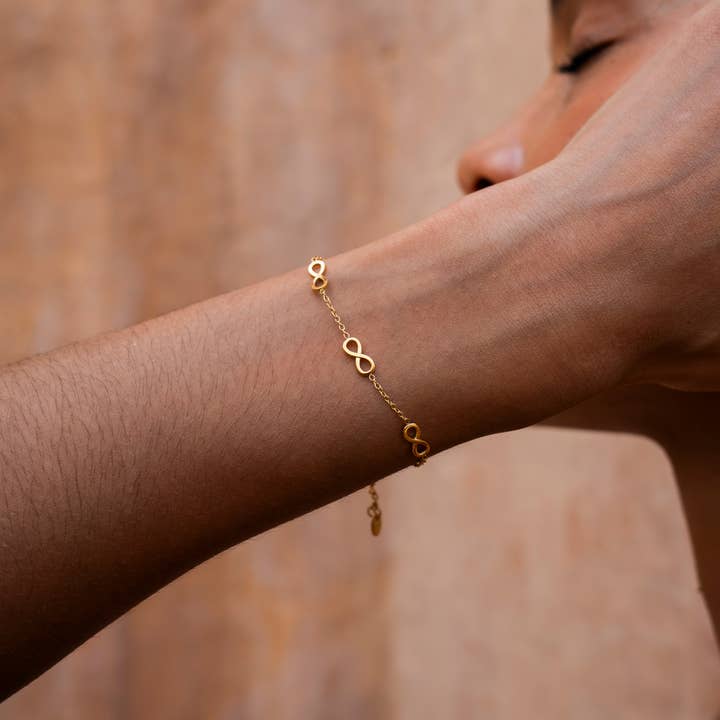 Made By Nami - Wholesale Link & Chain Bracelet - Infinity Bracelet | Gold