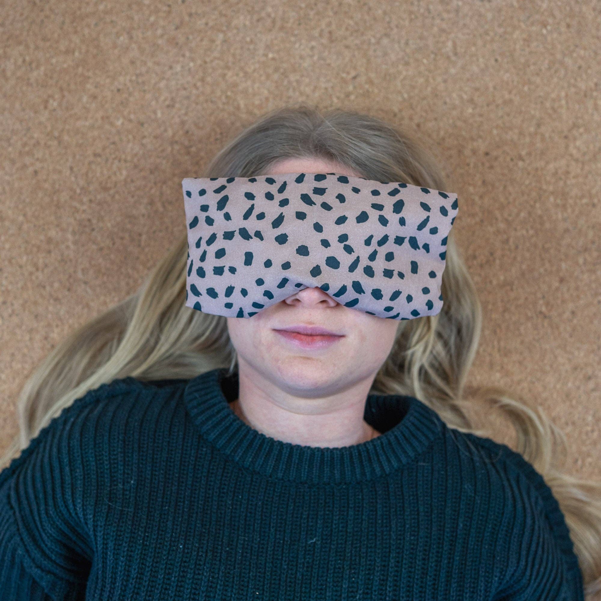 Tochter von Walter - Wholesale Sleep/Eye Mask - Eye pillow with organic spelt & organic lavender dots coffee4