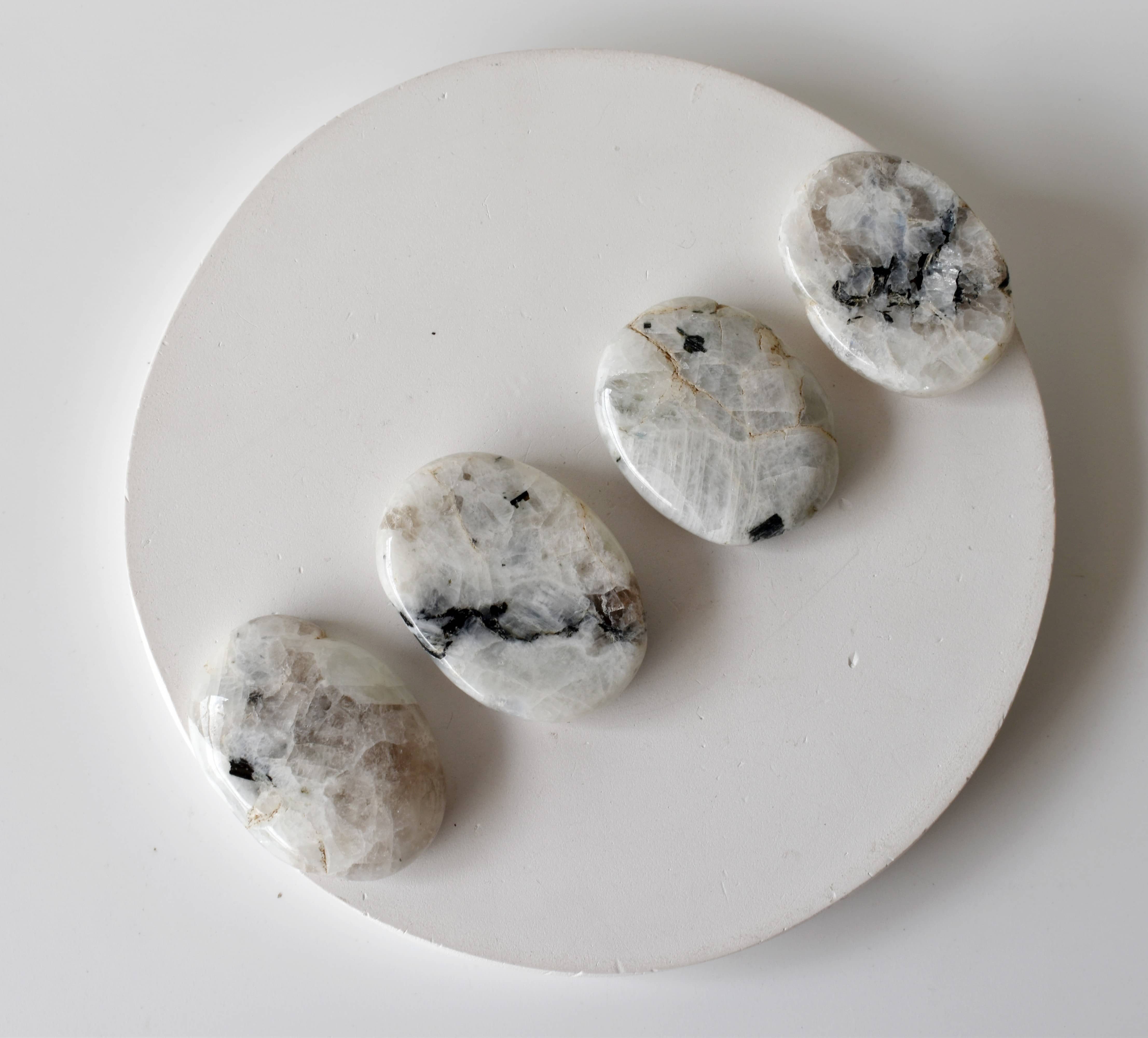 Soothing Crystals – Pedra/cristal espiritual por atacado – Pedra de Palma | Pedra da Lua Arco-Íris | Cristal para o Polegar | Pedras para Bolso9