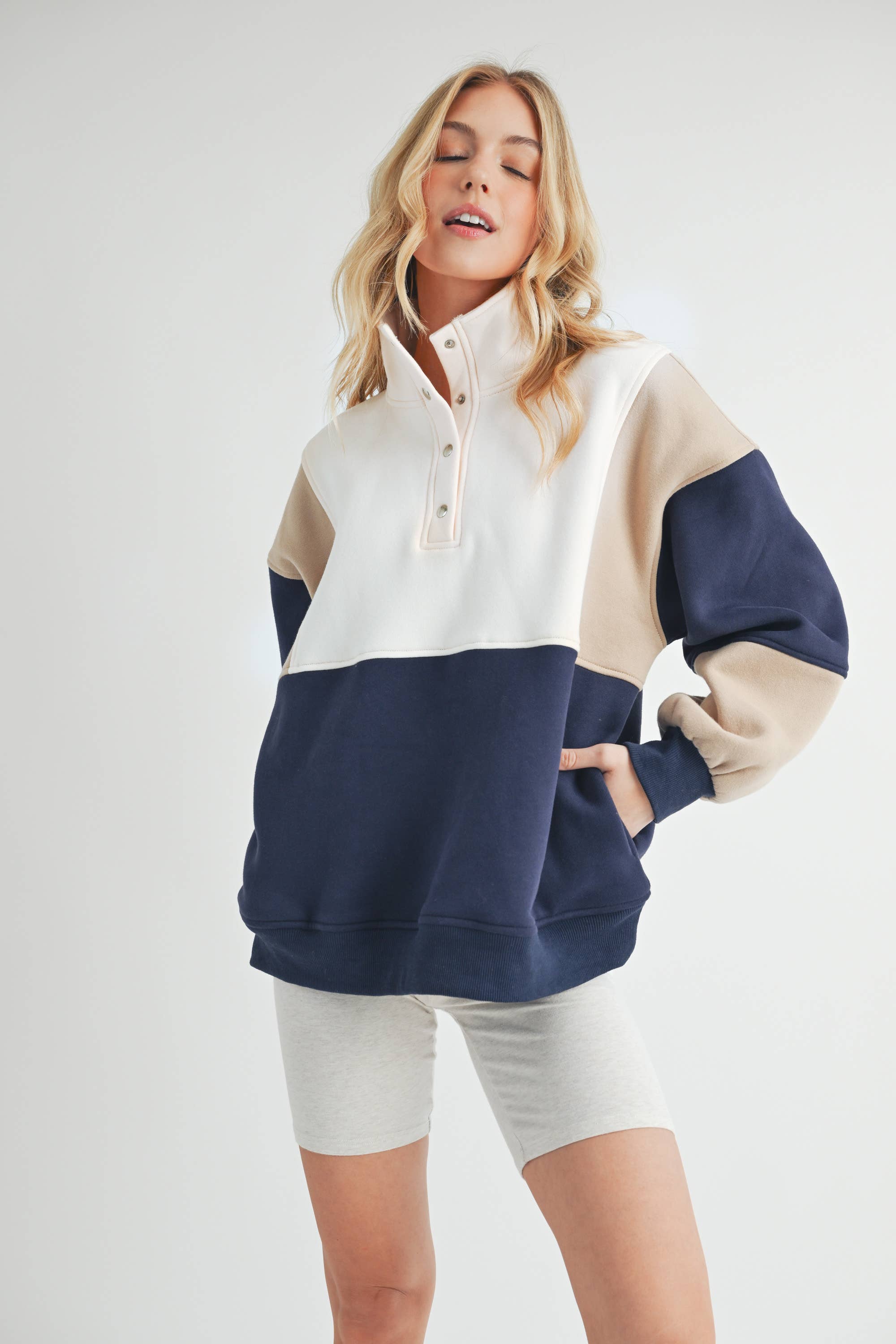AEMI + CO – wholesale Sweatshirt - Dam – 992EK Glo colorblock-tröja med tryckknappar8